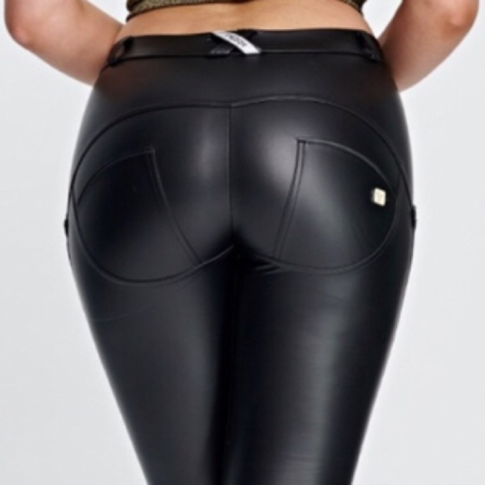 Best yoga store leather look butt lift leggings